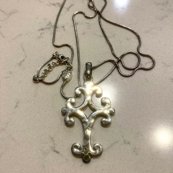 31” Chain Brighton Cross With Pouch - Picture 5 of 6